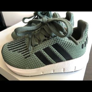 Addidas shoes for Toddlers, SIZE 5